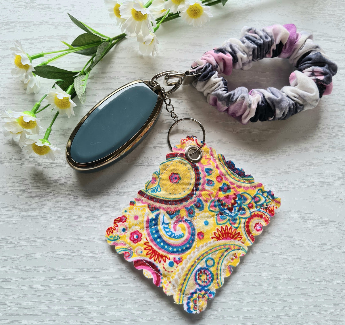 Mini Keyring Bottle Top Gripper / Opener - Paisley Pattern